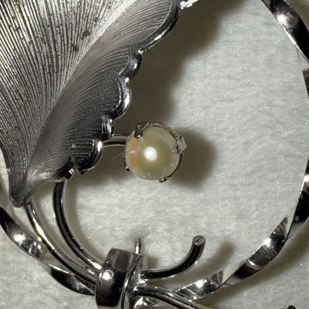 Vtg Charles Reis C.R.CO Sterling Silver Fresh Water Pearl Leaf Pin Brooch 5610